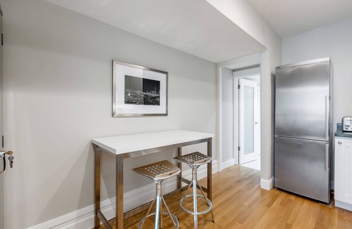 Russian Hill Apartment | AVAILABLE THIS SUMMER: 45+ FIVE STAR REVIEWS!