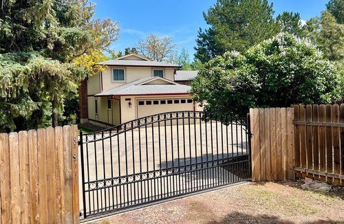 Rockrimmon House | Available USAFA Graduation Week Fully Gated Property Dog Friendly!