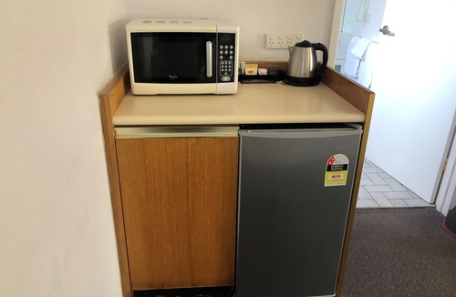 Bomaderry Hotel | Avaleen Lodge Motor Inn