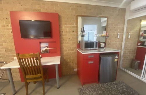 Bomaderry Hotel | Avaleen Lodge Motor Inn