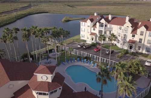 Corpus Christi Condo | "Avalon" ~ a splendid resort-style 1st-floor Beach Club condo!