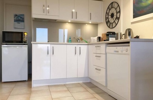 Bilgola Plateau Apartment | Avalon Horizons Apt w/Pool & Sensational Views