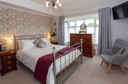 New Forest District Bed & Breakfast | Avalon House B&B