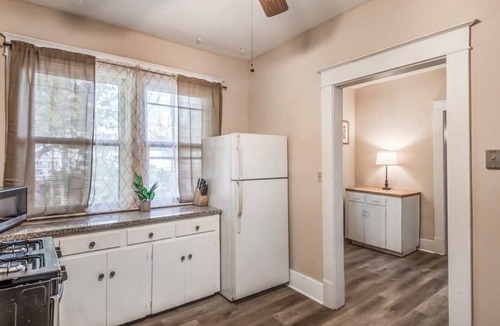 Evergreen Apartment | Avalon Nest Upstairs