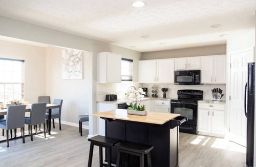 Burlington House | Avalon Paradise