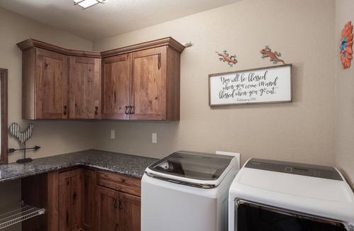 Ruidoso Cabin | Avalon | Spacious Retreat, Treetop Views, Hot Tub