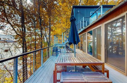 Valois House | Avant Garde Seneca