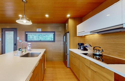 Valois House | Avant Garde Seneca