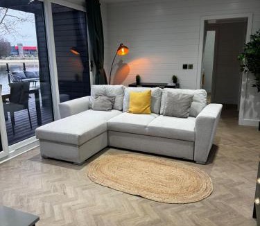 Little Hay Villa | AvantGlamp