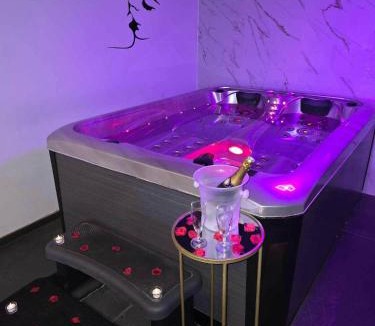 Barlin Apartment | Avec toi suite spa La Secrète