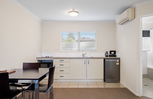 Pukekohe Hotel | Aveda Motor Lodge