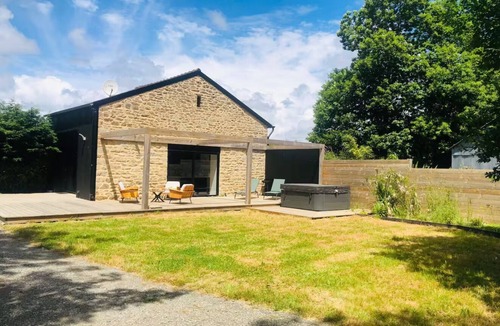 Mellac House | Aveleen house, between land and sea.