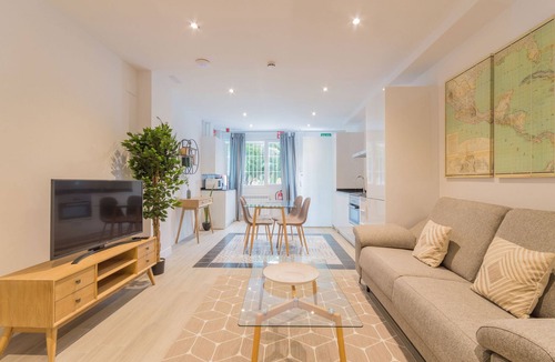 Guindalera Apartment | Avenida America III apartment in Madrid