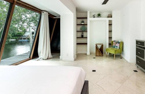 Ojus Villa | Aventura Lakefront