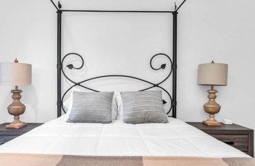 Ojus Villa | Aventura Lakefront