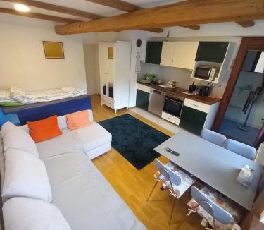 Boudry House | Avenue 15 Boudry Suites and Studio