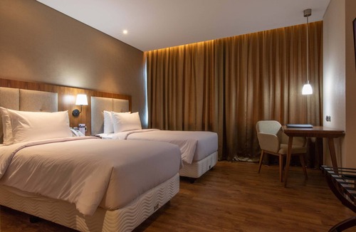 Bekasi Hotel | Avenzel Hotel & Convention Cibubur