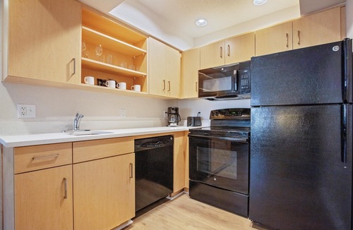 Malvern Hotel | AVIA Residences on Lincoln- Extended Stay