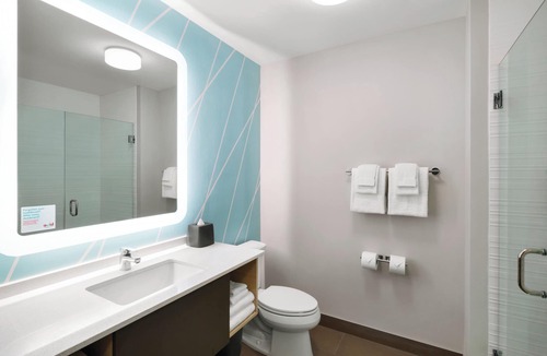 Larkwood Hotel | avid hotel Nashville Airport by IHG
