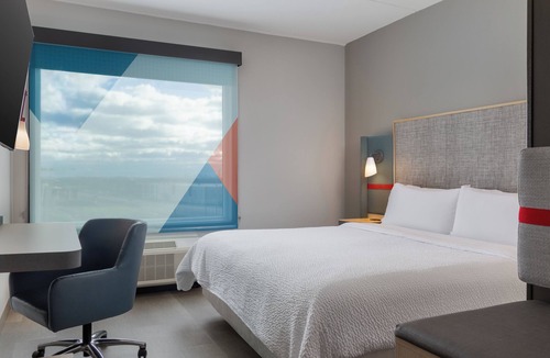 Vaughan Hotel | avid hotel Toronto - Vaughan Southwest by IHG