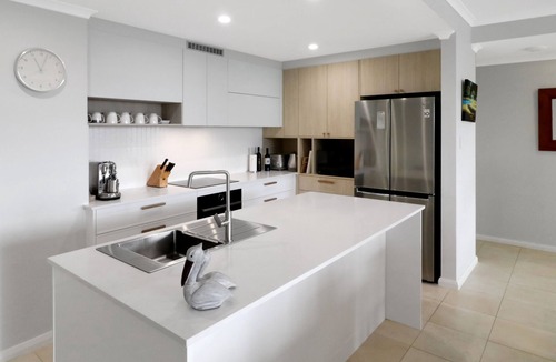 Avoca Beach Apartment | Avoca Palms Apartment - Ocean Views with Pool!