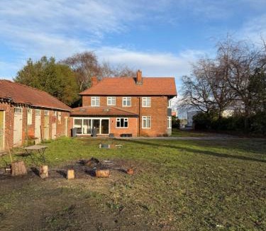 Nether Poppleton Villa | Avon Dhu 6 Bedroom Villa