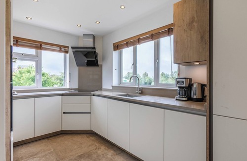 Tewkesbury Cottage | Avon Lock Cottage - UK34125