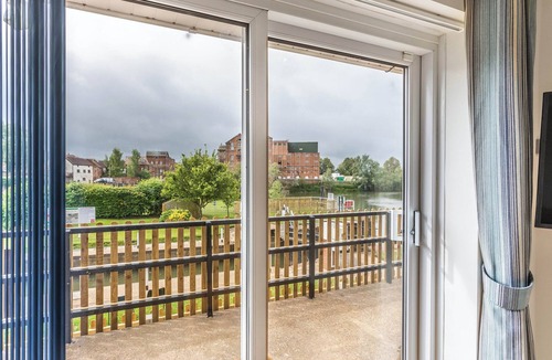 Tewkesbury Cottage | Avon Lock Cottage - UK34125