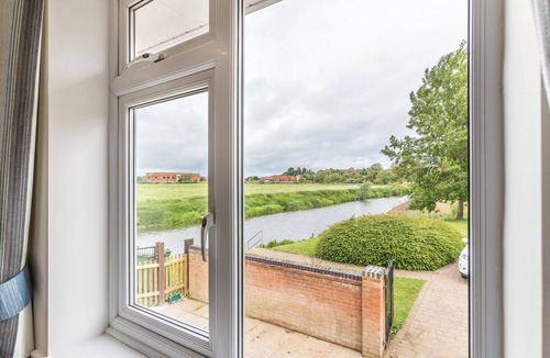 Tewkesbury Cottage | Avon Lock Cottage - UK34125