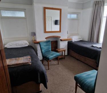 Lee-on-the-Solent House | Avon Manor Guest House