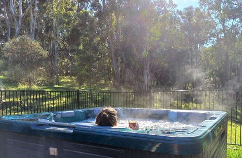 Valencia Creek House | Avon River Bushland Retreat