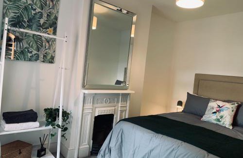 Salisbury Apartment | Avon View