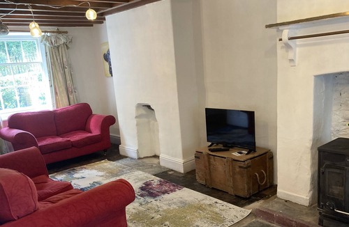 Glyn-Dyfrdwy House | Avondale Cottage