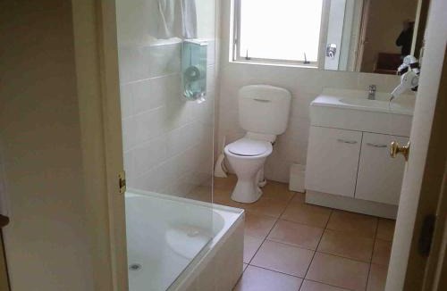 Avondale Hotel | Avondale Motor Inn