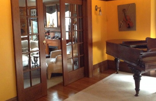 Stratford Bed & Breakfast | Avonview Manor- Vive Provence Suite- Gracious Service with Style.