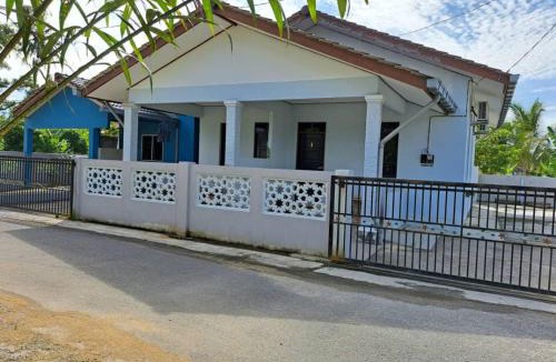 Kampung Gong Pipit House | Avoria YouTube Netflix