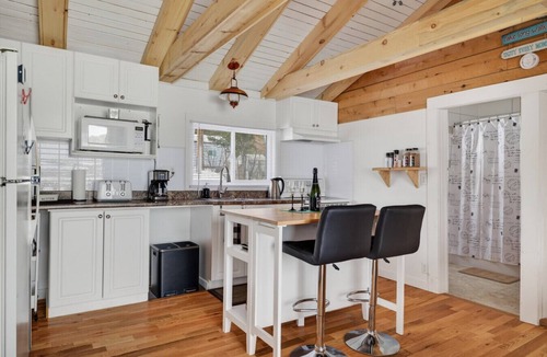 Gracefield Cottage | Awaken by the Lake Cottage | Sauna 3BR View