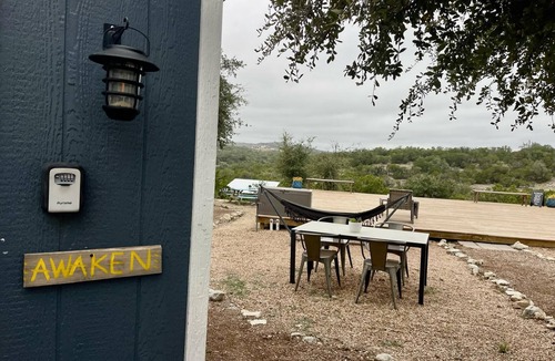 Dripping Springs Cabin | Awaken Cabin @ 13 Acres - Yoga/Hike/Meditate