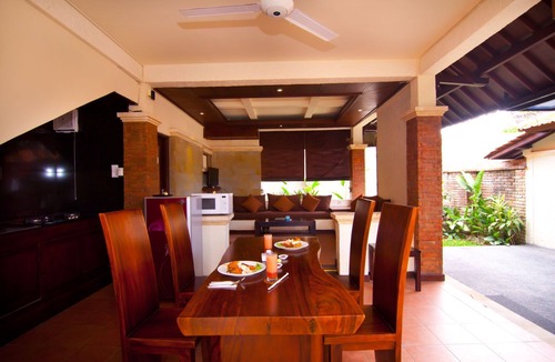 Batubelig Villa | Awan Two Bedroom Private Pool Villa in Seminyak, 5 mnts walk to the beach