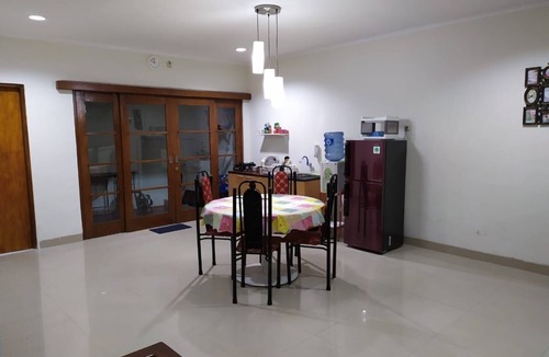 Yogyakarta House | Awana Dream - 5 minutes to Alun Alun Kidul/10 min to Malioboro vrbo