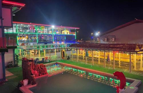 Kampung Bukit Rangin Hotel | Awangan Palace