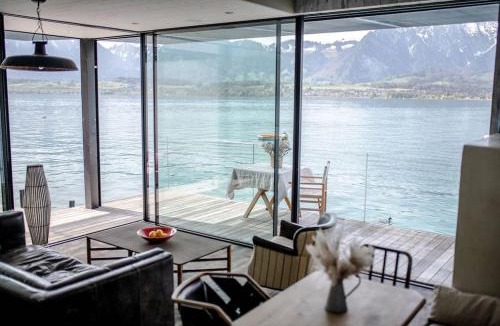 Hilterfingen House | Award-winning cottage on lake Thun- New