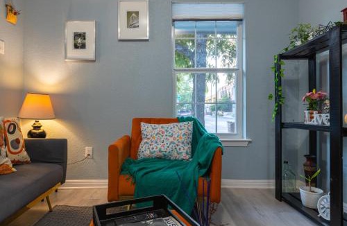 Holly House | Award winning Cultural Heritage home -Walk to Lake, La BBQ & Eateries