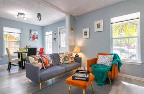 Holly House | Award winning Cultural Heritage home -Walk to Lake, La BBQ & Eateries