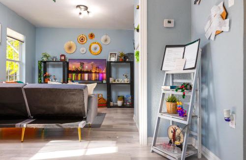 Holly House | Award winning Cultural Heritage home -Walk to Lake, La BBQ & Eateries
