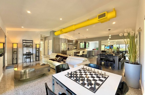 South Middle River House | Award Winning Home! BBQ-Heated Pool-2 miles from beach