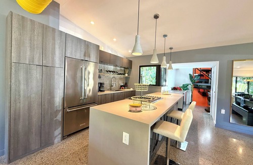 South Middle River House | Award Winning Home! BBQ-Heated Pool-2 miles from beach