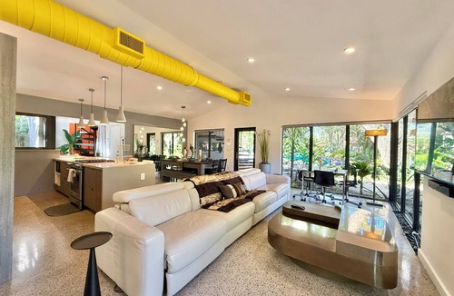 South Middle River House | Award Winning Home! BBQ-Heated Pool-2 miles from beach