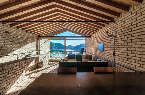 Morcote House | Award-winning lake-view design house in Morcote (CASA BRICK)