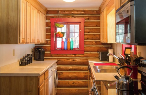 Londonderry Cabin | Award-Winning Log Cabin, Top 5 in New England!